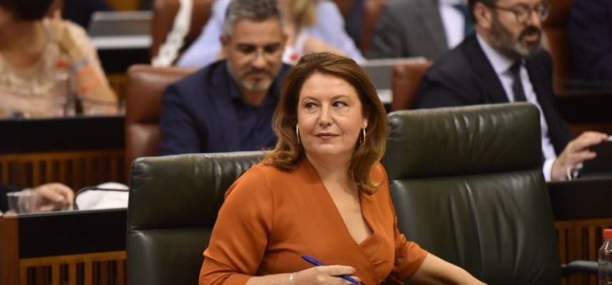 Carmen-Crespo-en-el-Parlamento-Andaluz-ok-1020x600