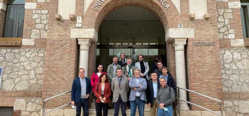 investigadores-acuiferos-1020x600
