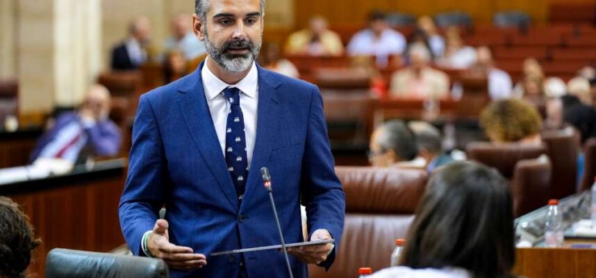 Ramón-Fernández-Pachecho-consejero-Agricultura-Parlamento-Andalucía